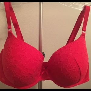 Victoria’s Secret underwire bra